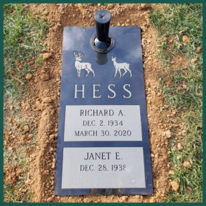 Image of a headstone on Tegeler's website
