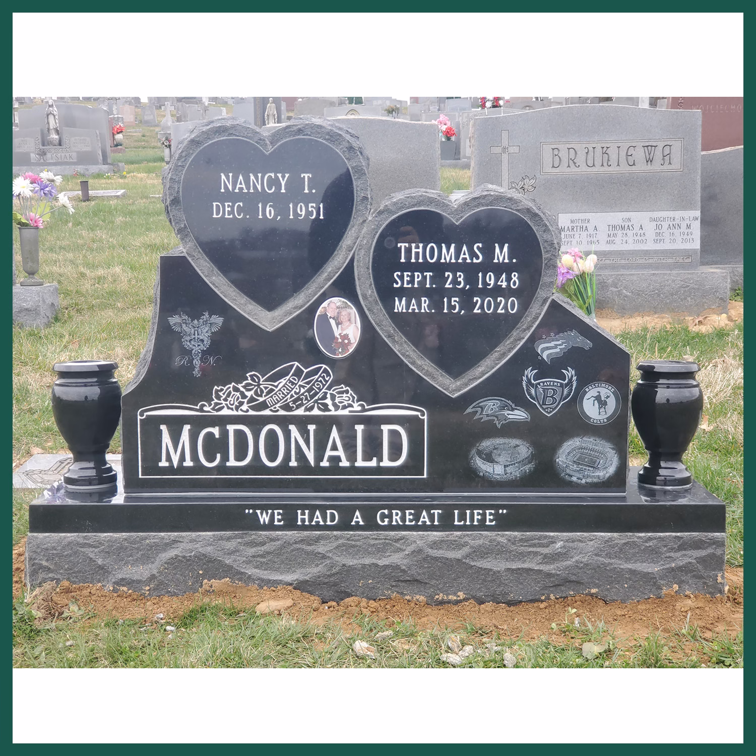 Image of a grave monument on Tegeler's website