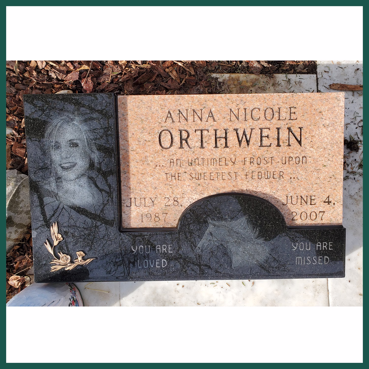 Image of a headstone on Tegeler's website