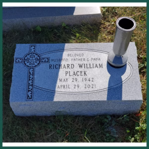 Image of a headstone on Tegeler's website