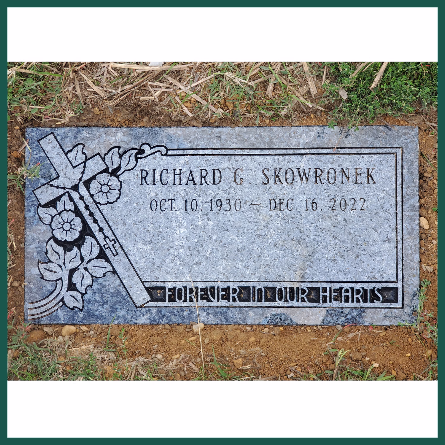 Image of a flat headstone